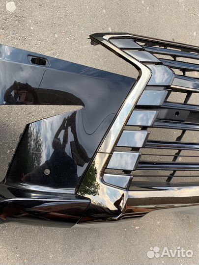 Бампер передний Lexus LX570