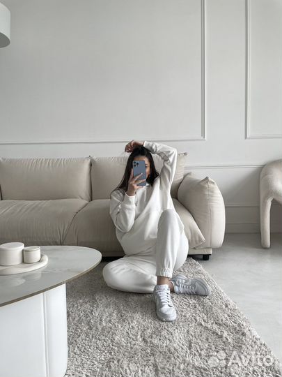 Женский спортивный костюм