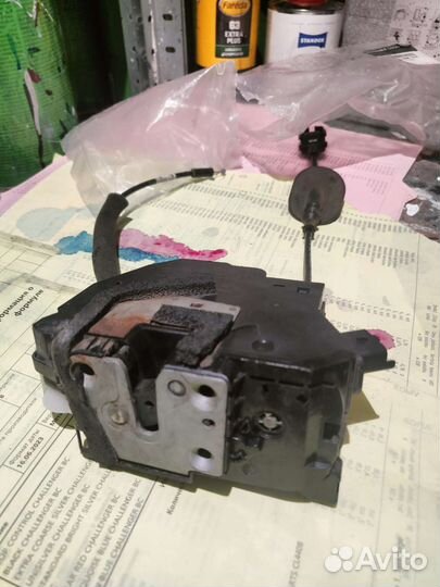 Замок двери передний левый Renault Mégane 2008