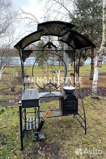 Мангал с крышей