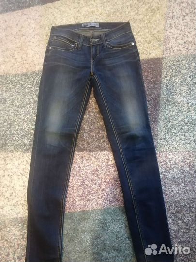 Джинсы levis
