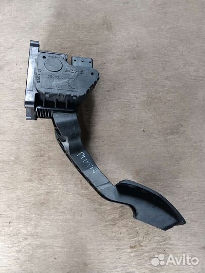 Педаль газа Fiat Grande Punto