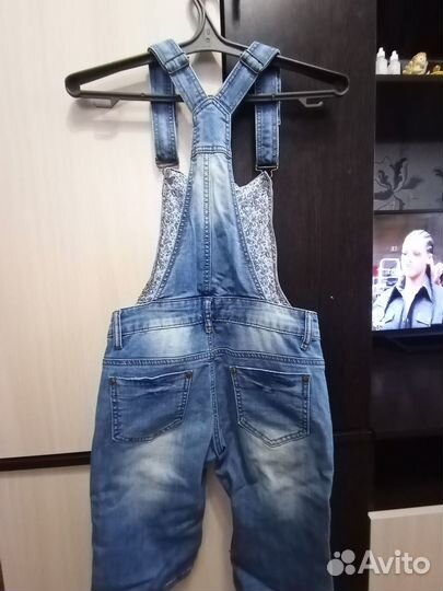 Джинсовый комбинезон для девочки