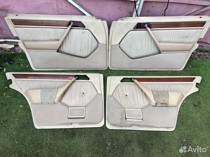 Карты дверей жатая кожа Мерседес W124