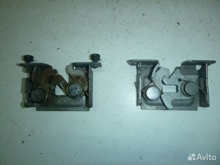 Замок капота BMW E60/E61 2003