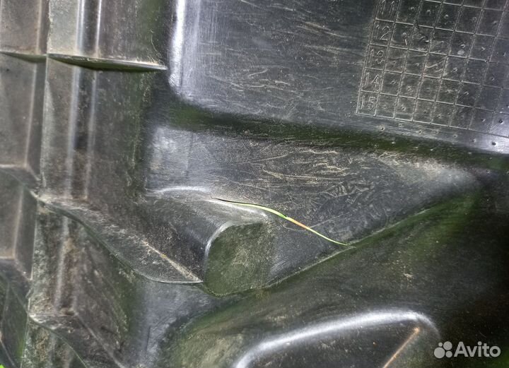 Подкрылок mitsubishi outlander CW5W перед право