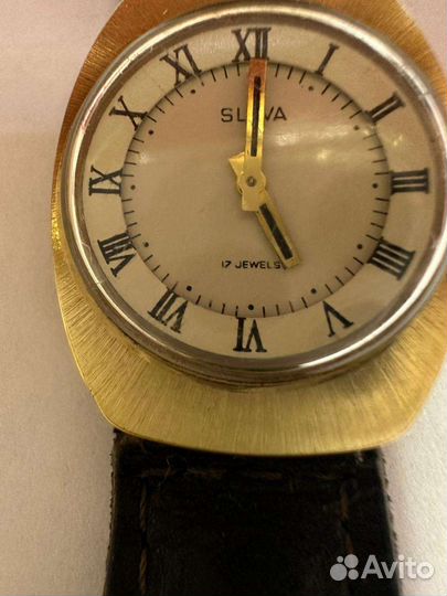 Наручные советские часы женские