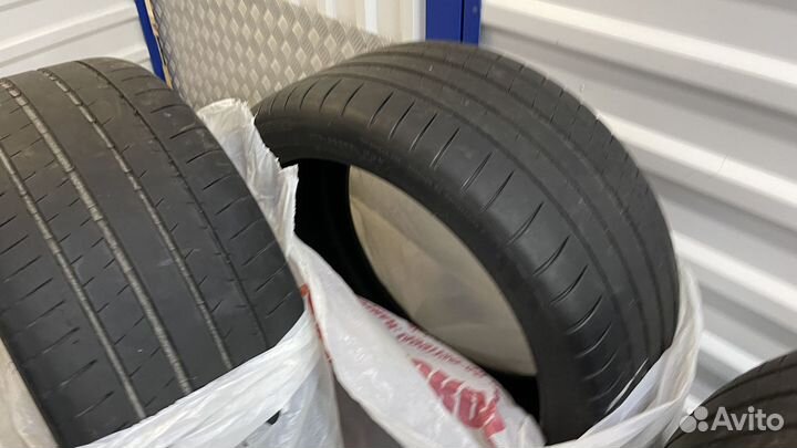 Michelin Pilot Super Sport 275/35 R21 99Y