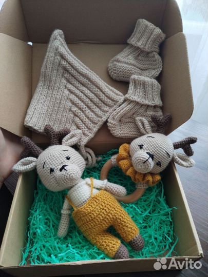 Набор на выписку/подарок ребёнку.Вязванные игрушки