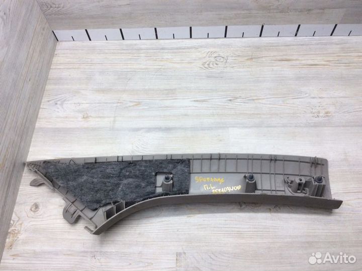 Обшивка стойки передней левая Kia Sportage 3