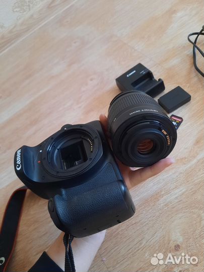 Зеркальный фотоаппарат canon 4000d