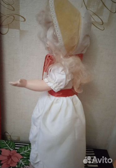 Кукла в капоре. Ретро