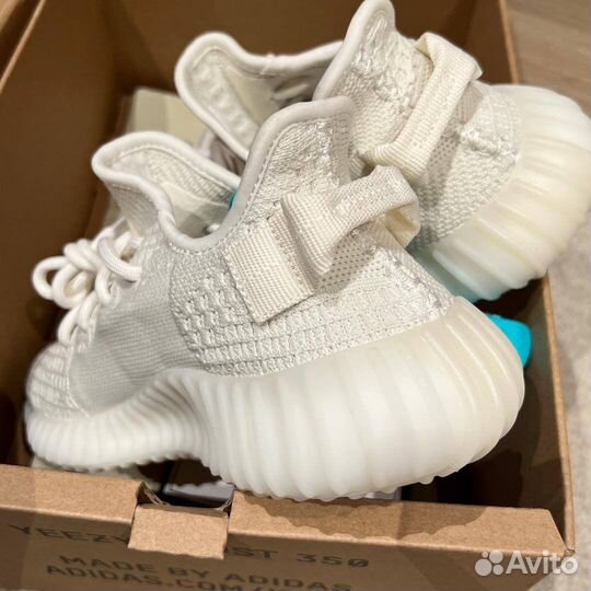 Кроссовки Adidas Yeezy Boost 350v2