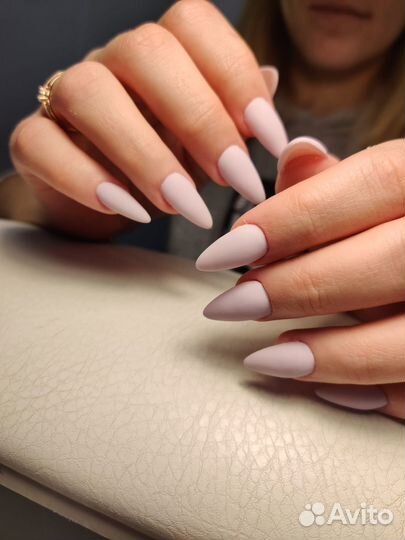 Маникюр и педикюр