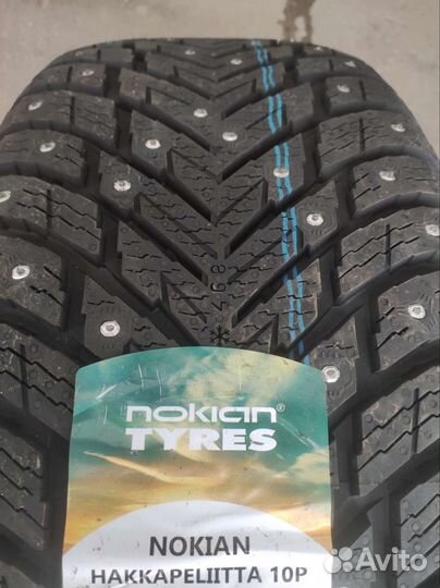 Nokian Tyres Hakkapeliitta 10p SUV 275/45 R20