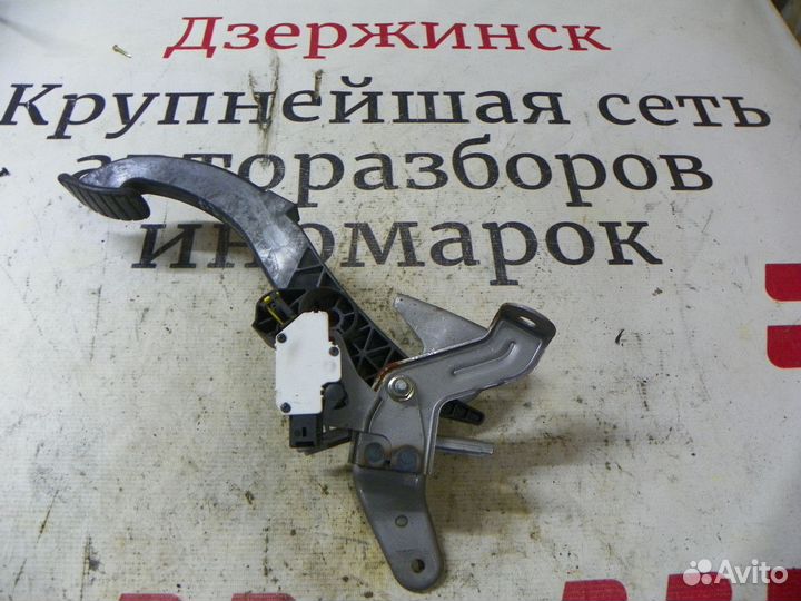 Педаль сцепления Renault Scenic