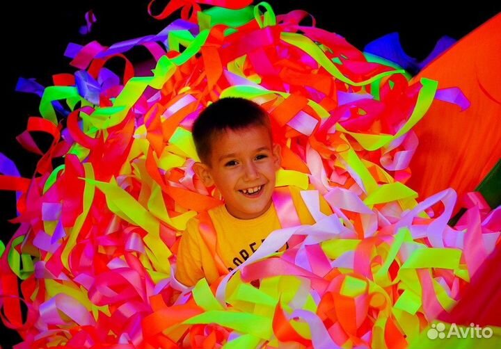 Детский день рождения с неоновым шоу