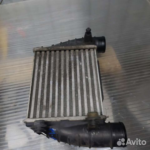 Audi a4 2008 интеркуллер правый 8E0145806