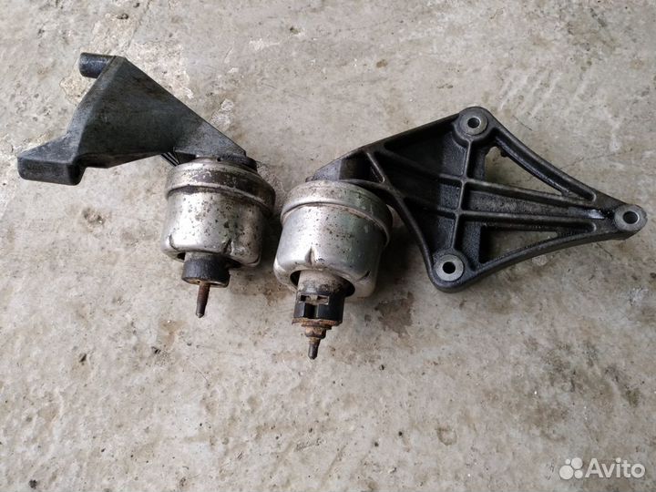 Опора двигателя и АКПП Opel Vectra B