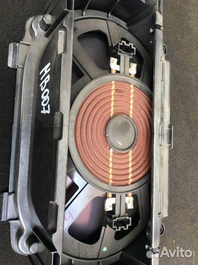 Колонка сабвуфер задняя Mercedes-Benz S-Class W221