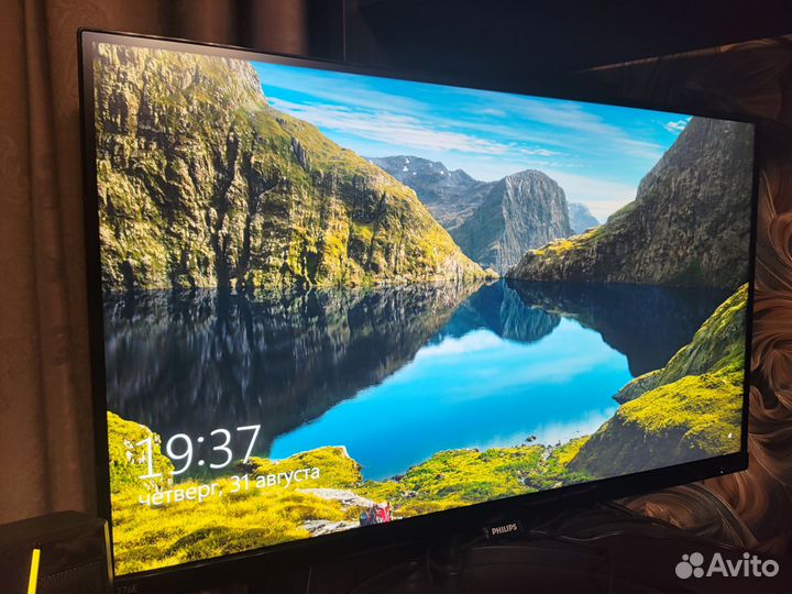 Монитор Philips 27 4K