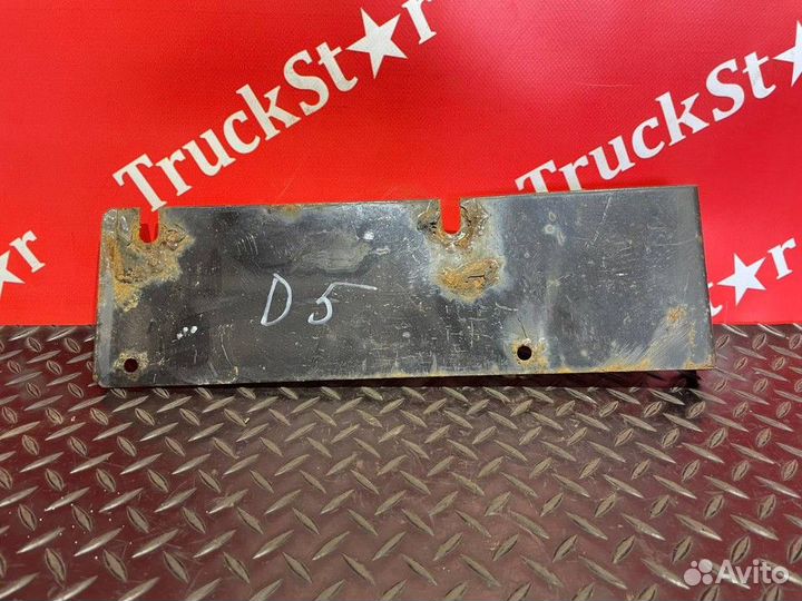 Кронштейн габарита правый Daf XF105