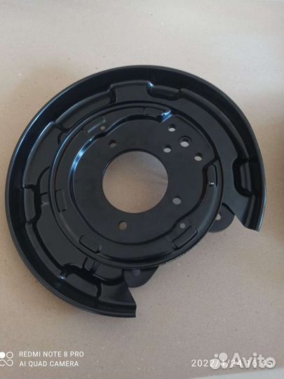 Щиток тормозного диска задний Lc200