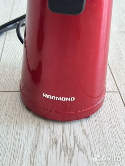 Соковыжималка шнековая redmond