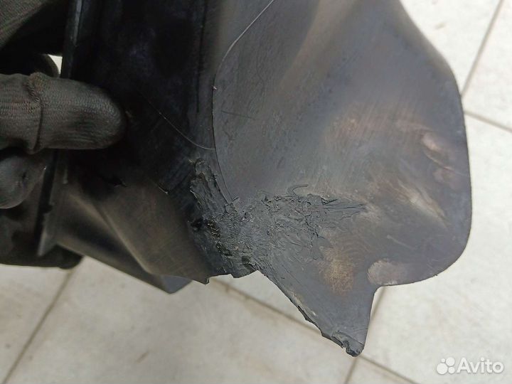 Воздуховод интеркуллера Porsche Cayenne 958 правый