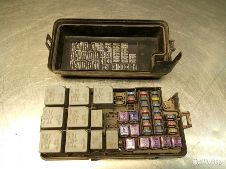 Блок предохранителей Chevrolet Lacetti J200 F16D3