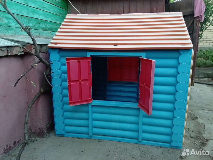 Пластиковый детский домик