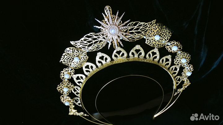 Аренда крыльев, роуч, корон, диадем, тиар