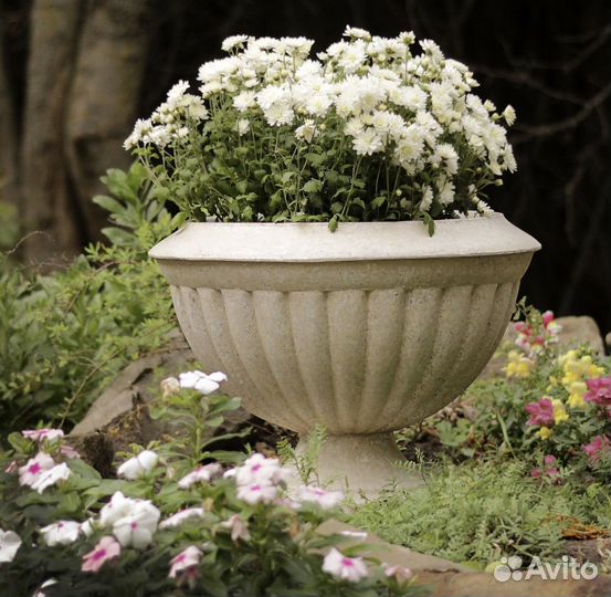 Кашпо напольное из бетона