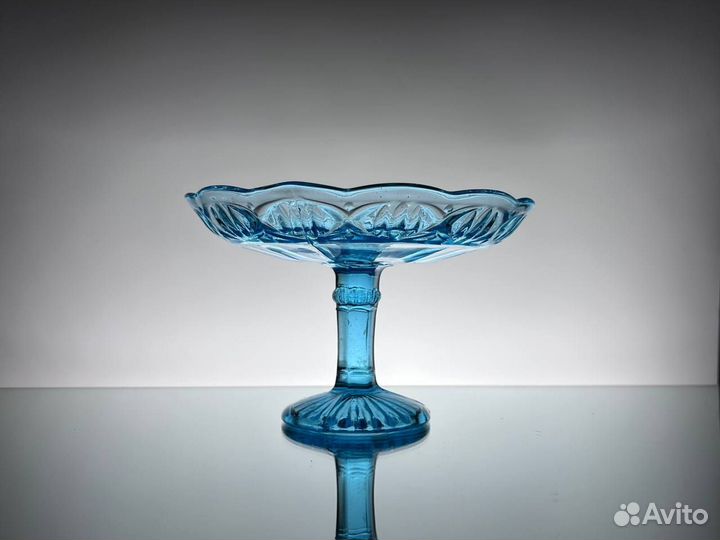 Ваза фруктовница голубое стекло на ножке СССР