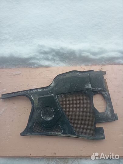 Планка (жабо)под лобовое стекло правая Audi A8 D3