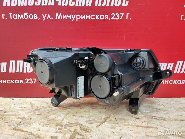 Фара передняя левая Renault Sandero Stepway 2