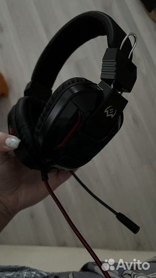 Наушники с микрофоном