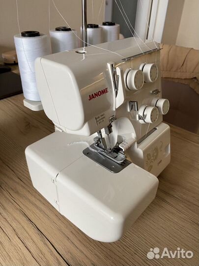 Оверлок Janome 210d