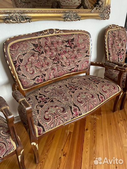 Антикварный холл