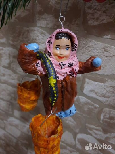 Ватная ёлочная игрушка Девушка с коромыслом