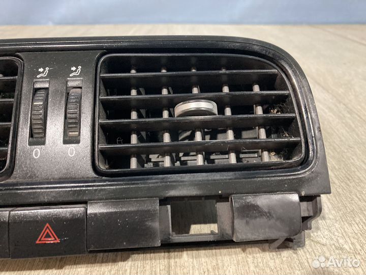 Дефлектор воздушный VW Polo поло 5 / Rapid NA2