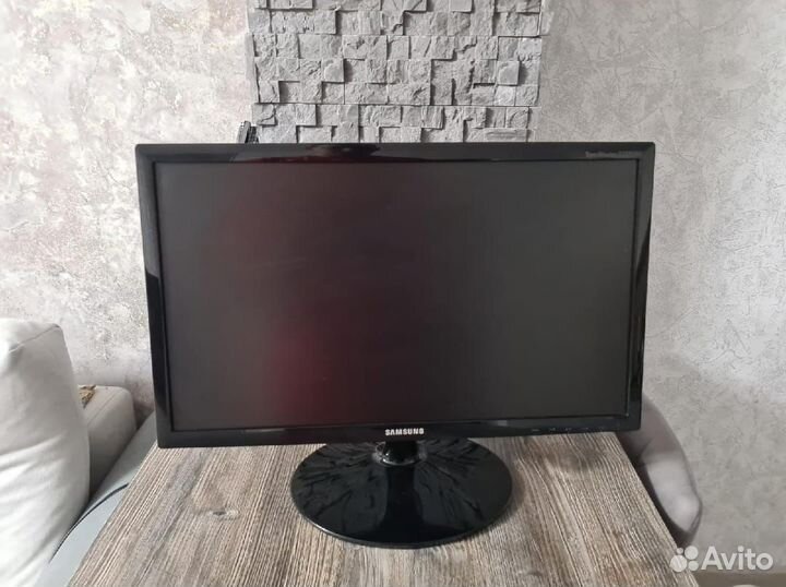 Монитор Samsung