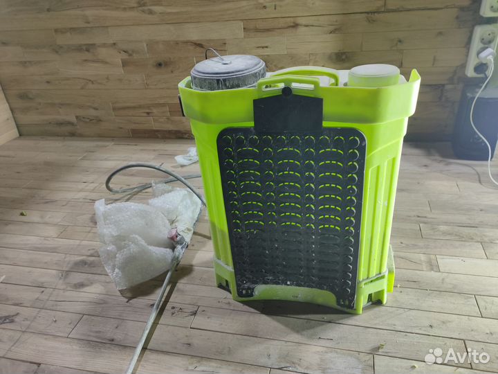 Опрыскиватель ранцевый аккумуляторный бу