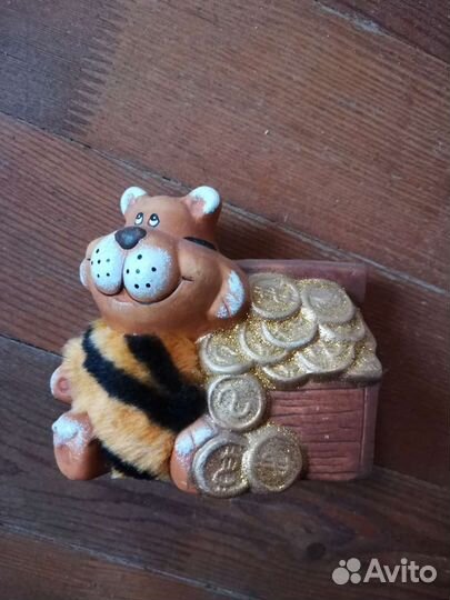 Статуэтка 11.5 на 5см. Высота 10см