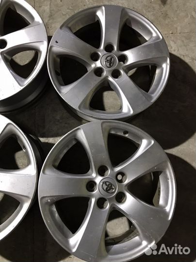 Литые диски R17 Toyota (2533)