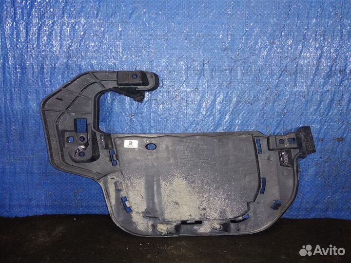 Решетка в бампер нижняя Land Rover Evoque 1 2011