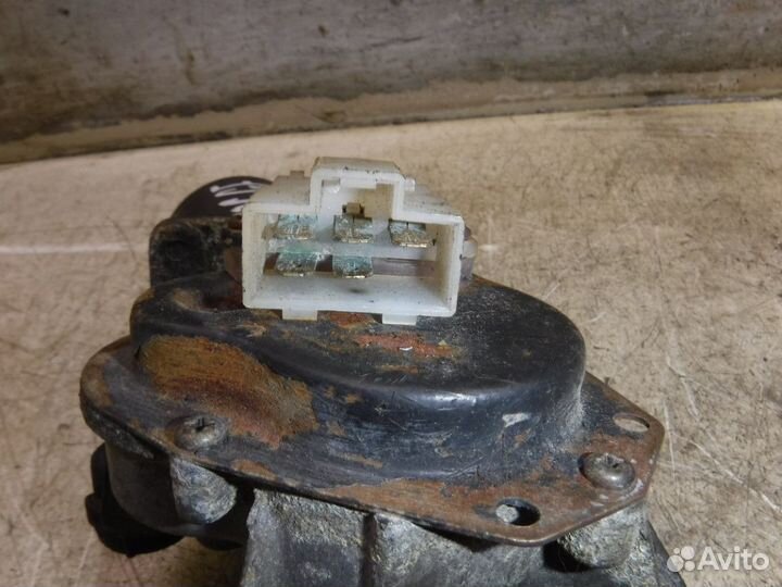 Моторчик стеклоочистителя передний Mazda 626 GF (1