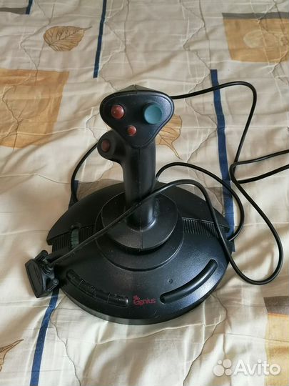 Игровой джойстик Genius Flight2000 f-23