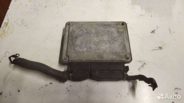 Блок управления двигателя Skoda Octavia A4 1997-00