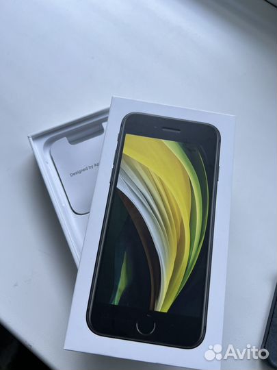 iPhone SE, 128 ГБ